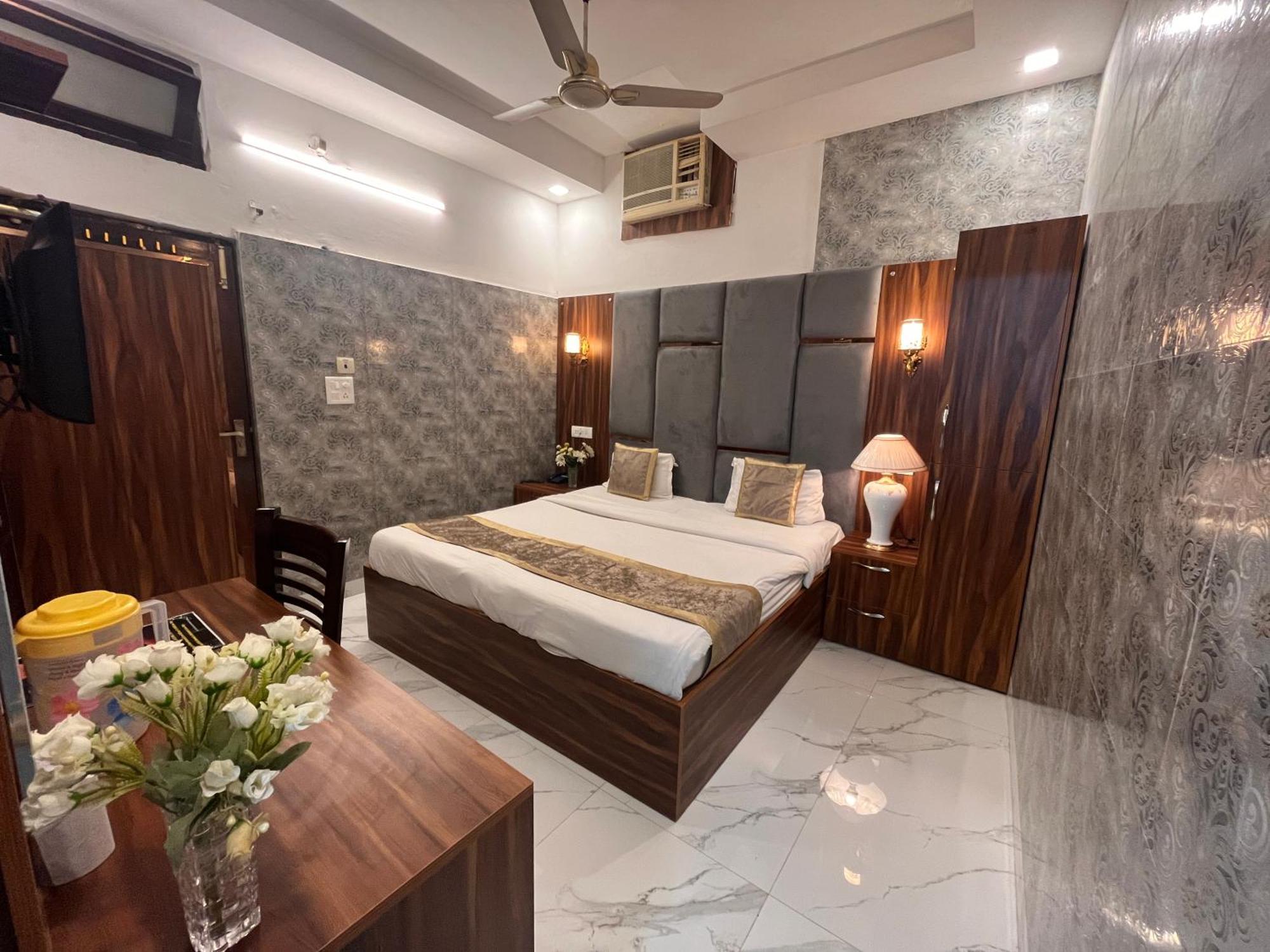 Hotel Embassy Dehradun Ngoại thất bức ảnh